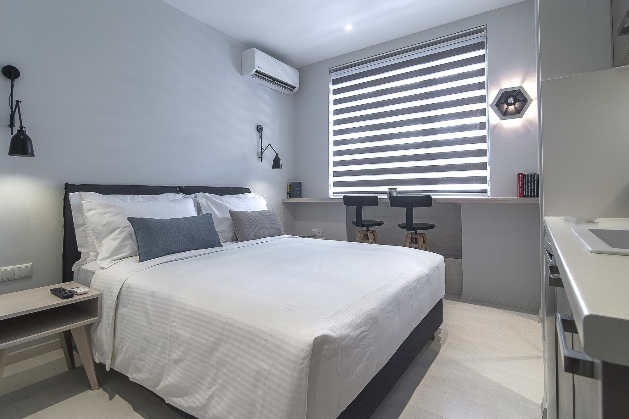 Acropolis Hotel 2*